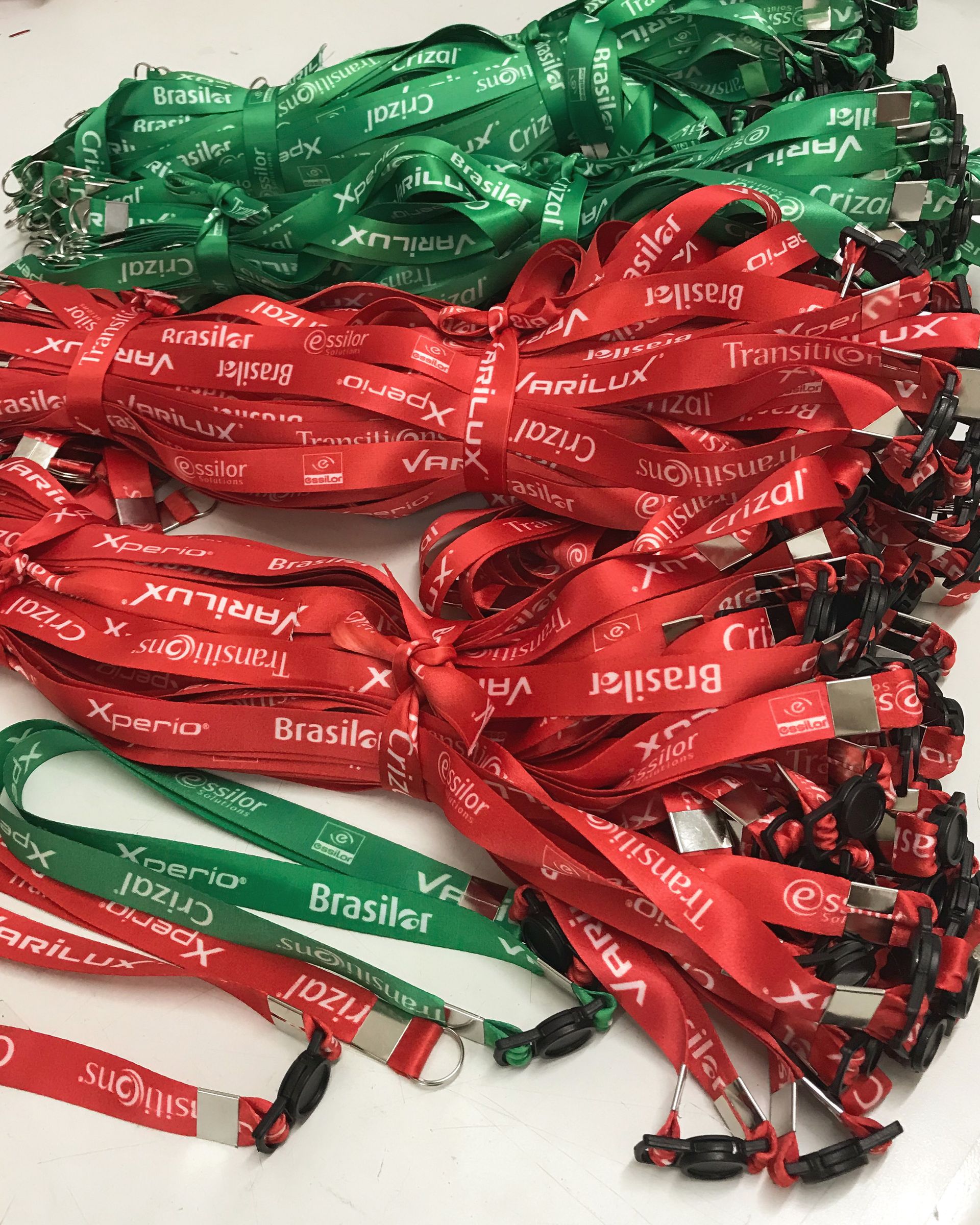 Cordões personalizados para crachás
