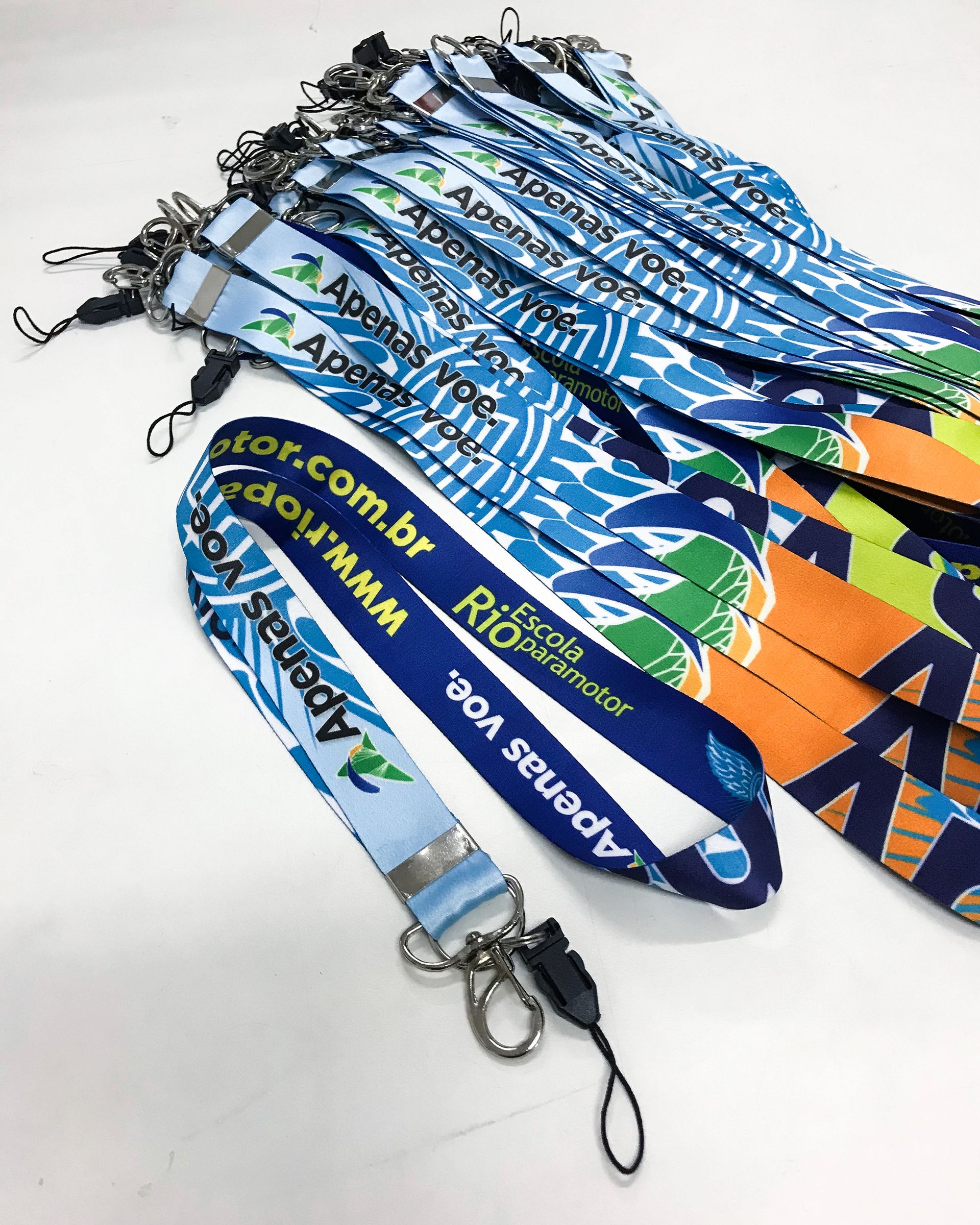 Cordões personalizados para crachás
